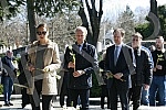 Members of the Democratic Party laid a wreath at the grave of slain Prime Minister Zoran Djindjic.Clanovi Demokratske stranke polozili su venac na grob ubijenog premijera Zorana Djindjica.