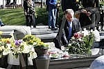 Members of the Democratic Party laid a wreath at the grave of slain Prime Minister Zoran Djindjic.Clanovi Demokratske stranke polozili su venac na grob ubijenog premijera Zorana Djindjica.