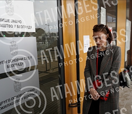 Milena Radulovic is coming to the Higher Public Prosecutor's Office to give a statement regarding the case in which Miroslav Mike Aleksic is accused of sexually harassing and raping his students.Milena Radulovic dolazi u Vise javno tuzilastvo kako 