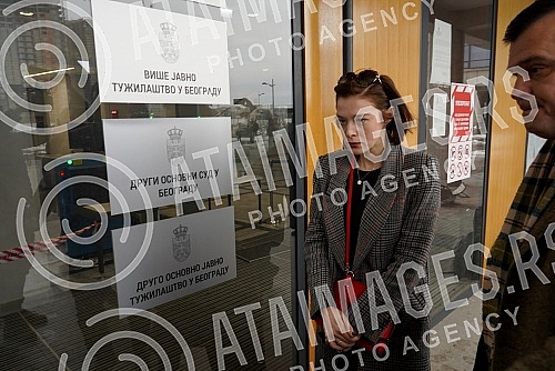 Milena Radulovic is coming to the Higher Public Prosecutor's Office to give a statement regarding the case in which Miroslav Mike Aleksic is accused of sexually harassing and raping his students.Milena Radulovic dolazi u Vise javno tuzilastvo kako 