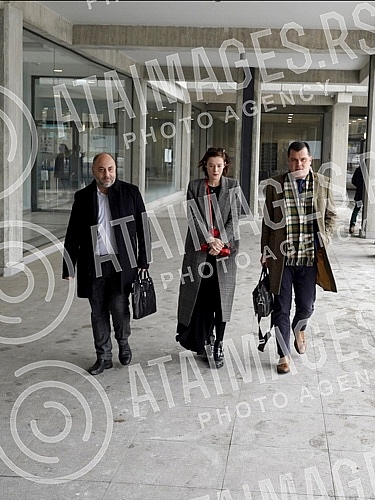 Milena Radulovic is coming to the Higher Public Prosecutor's Office to give a statement regarding the case in which Miroslav Mike Aleksic is accused of sexually harassing and raping his students.Milena Radulovic dolazi u Vise javno tuzilastvo kako 