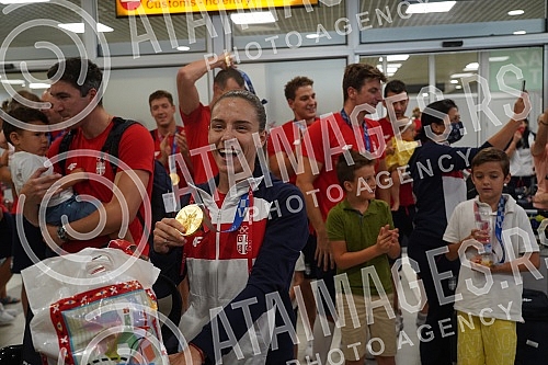 Karate player Jovana Prekovic, who won a gold medal and a gold water polo team of Serbia at the Olympic Games in Tokyo, arrived in Serbia and on that occasion a press conference was held at the Nikola Tesla Airport.Karatiskinja Jovana Prekovic koja 