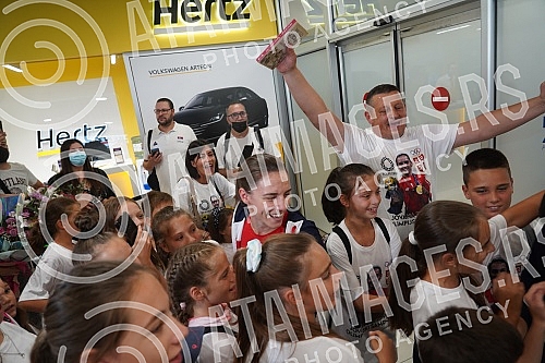 Karate player Jovana Prekovic, who won a gold medal and a gold water polo team of Serbia at the Olympic Games in Tokyo, arrived in Serbia and on that occasion a press conference was held at the Nikola Tesla Airport.Karatiskinja Jovana Prekovic koja 