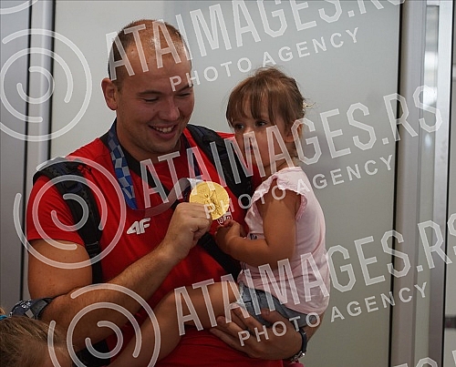 Karate player Jovana Prekovic, who won a gold medal and a gold water polo team of Serbia at the Olympic Games in Tokyo, arrived in Serbia and on that occasion a press conference was held at the Nikola Tesla Airport.Karatiskinja Jovana Prekovic koja 