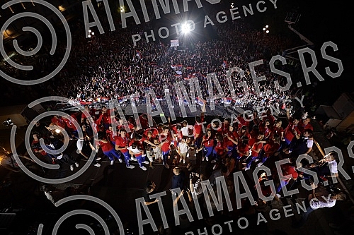 On the plateau in front of the City Assembly of Belgrade, a reception was organized for the members of the Serbian Olympic team who won nine medals at the Games in Tokyo, and the Olympians addressed the audience from the balcony of the City Assembly.