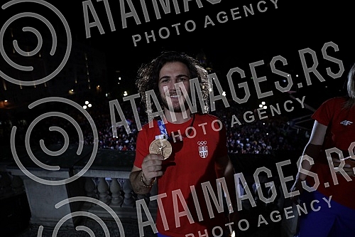 On the plateau in front of the City Assembly of Belgrade, a reception was organized for the members of the Serbian Olympic team who won nine medals at the Games in Tokyo, and the Olympians addressed the audience from the balcony of the City Assembly.