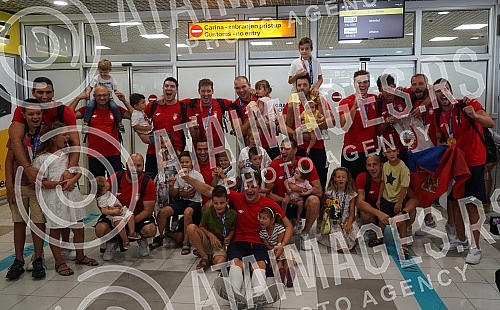 Karate player Jovana Prekovic, who won a gold medal and a gold water polo team of Serbia at the Olympic Games in Tokyo, arrived in Serbia and on that occasion a press conference was held at the Nikola Tesla Airport.Karatiskinja Jovana Prekovic koja 