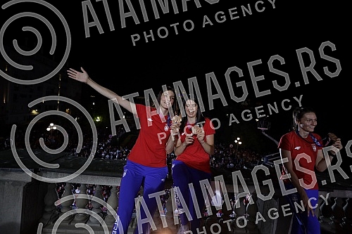 On the plateau in front of the City Assembly of Belgrade, a reception was organized for the members of the Serbian Olympic team who won nine medals at the Games in Tokyo, and the Olympians addressed the audience from the balcony of the City Assembly.