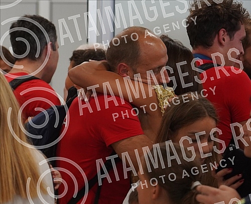 Karate player Jovana Prekovic, who won a gold medal and a gold water polo team of Serbia at the Olympic Games in Tokyo, arrived in Serbia and on that occasion a press conference was held at the Nikola Tesla Airport.Karatiskinja Jovana Prekovic koja 