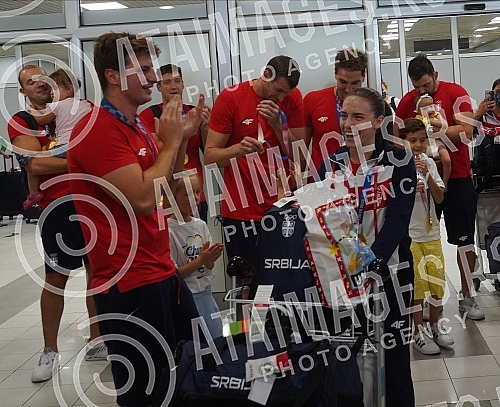Karate player Jovana Prekovic, who won a gold medal and a gold water polo team of Serbia at the Olympic Games in Tokyo, arrived in Serbia and on that occasion a press conference was held at the Nikola Tesla Airport.Karatiskinja Jovana Prekovic koja 