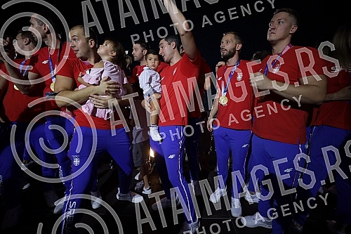 On the plateau in front of the City Assembly of Belgrade, a reception was organized for the members of the Serbian Olympic team who won nine medals at the Games in Tokyo, and the Olympians addressed the audience from the balcony of the City Assembly.