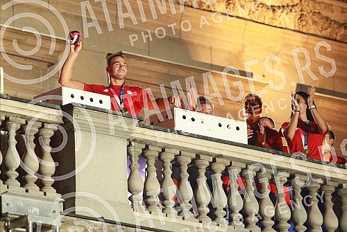 On the plateau in front of the City Assembly of Belgrade, a reception was organized for the members of the Serbian Olympic team who won nine medals at the Games in Tokyo, and the Olympians addressed the audience from the balcony of the City Assembly.