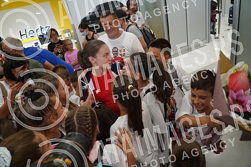 Karate player Jovana Prekovic, who won a gold medal and a gold water polo team of Serbia at the Olympic Games in Tokyo, arrived in Serbia and on that occasion a press conference was held at the Nikola Tesla Airport.Karatiskinja Jovana Prekovic koja 