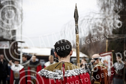 Members of the Royal Order of the Knights swam for an honorary cross on the edge of the Sava River to the Danube.Clanovi kraljevskog Reda Vitezova su plivali za casni krst na uscu reka Save u Dunav. 