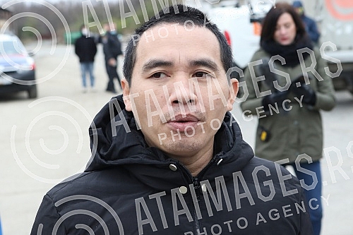 About 500 workers from Vietnam are housed in an improvised settlement near the Linglong construction site in Zrenjanin in overcrowded barracks and extremely inhumane conditions.Oko 500 radnika iz Vijetnama smesteno je u improvizovanom naselju u bli