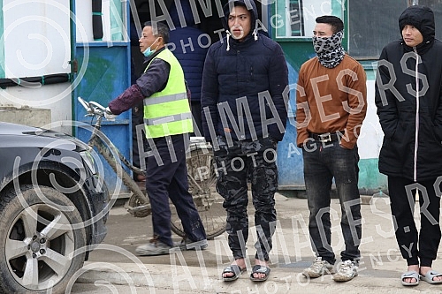 About 500 workers from Vietnam are housed in an improvised settlement near the Linglong construction site in Zrenjanin in overcrowded barracks and extremely inhumane conditions.Oko 500 radnika iz Vijetnama smesteno je u improvizovanom naselju u bli