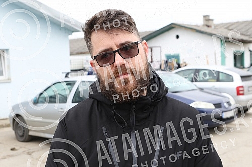 About 500 workers from Vietnam are housed in an improvised settlement near the Linglong construction site in Zrenjanin in overcrowded barracks and extremely inhumane conditions.Oko 500 radnika iz Vijetnama smesteno je u improvizovanom naselju u bli