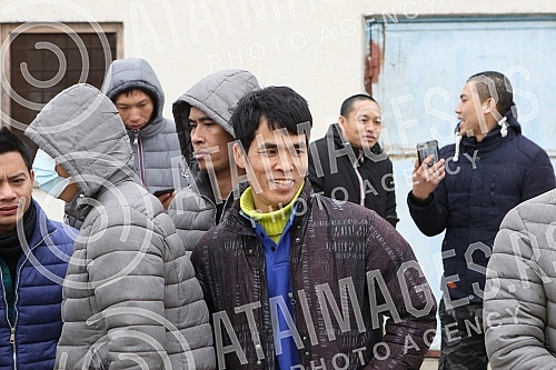 About 500 workers from Vietnam are housed in an improvised settlement near the Linglong construction site in Zrenjanin in overcrowded barracks and extremely inhumane conditions.Oko 500 radnika iz Vijetnama smesteno je u improvizovanom naselju u bli