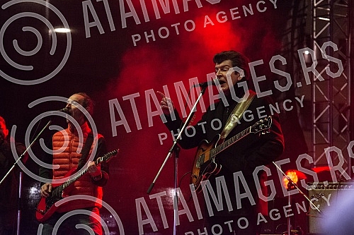 On Women's Day, March 8, the pop-rock band Bajaga and Instructors held a free concert in the low square of King Milan.Na Dan zena, 8. marta, pop-rok grupa Bajaga i instruktori odrzala je besplatan koncert na niskom trgu Kralja Milana.