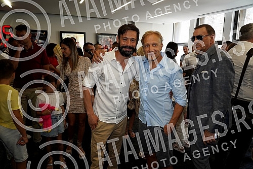 The premiere of the song and the screening of the video 