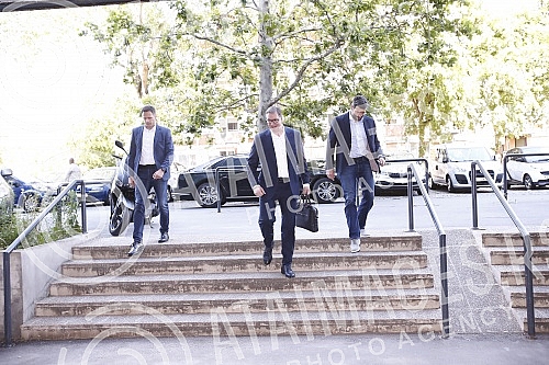 The Serbian Progressive Party is holding a session of the Presidency at the SNS headquarters, at which a decision will be made on the candidate of the Progressives for the mayor of Belgrade.Srpska napredna stranka odrzava sednicu Predsednistva  sed