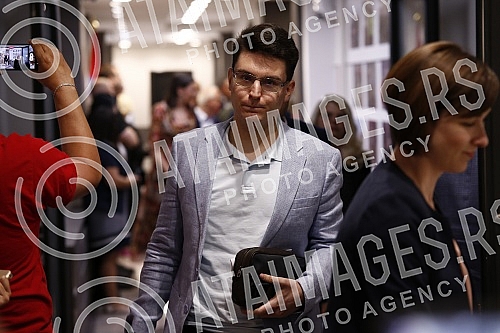 The Serbian Progressive Party is holding a session of the Presidency at the SNS headquarters, at which a decision will be made on the candidate of the Progressives for the mayor of Belgrade.Srpska napredna stranka odrzava sednicu Predsednistva  sed