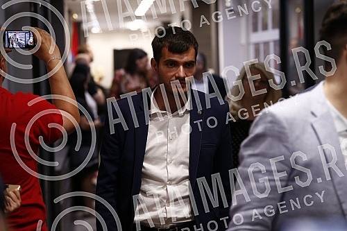 The Serbian Progressive Party is holding a session of the Presidency at the SNS headquarters, at which a decision will be made on the candidate of the Progressives for the mayor of Belgrade.Srpska napredna stranka odrzava sednicu Predsednistva  sed