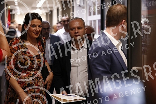 The Serbian Progressive Party is holding a session of the Presidency at the SNS headquarters, at which a decision will be made on the candidate of the Progressives for the mayor of Belgrade.Srpska napredna stranka odrzava sednicu Predsednistva  sed