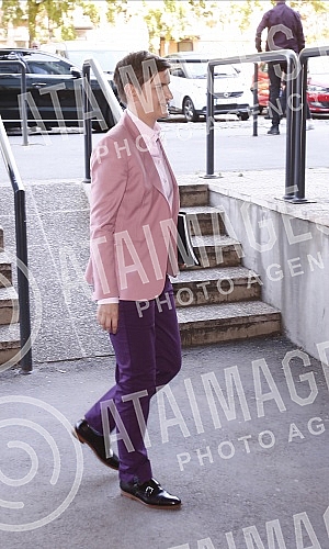 The Serbian Progressive Party is holding a session of the Presidency at the SNS headquarters, at which a decision will be made on the candidate of the Progressives for the mayor of Belgrade.Srpska napredna stranka odrzava sednicu Predsednistva  sed