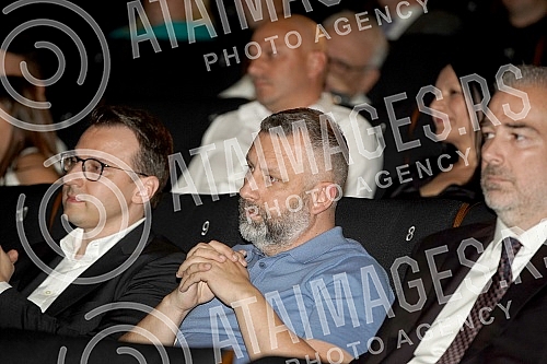 The premiere of the song and the screening of the video 