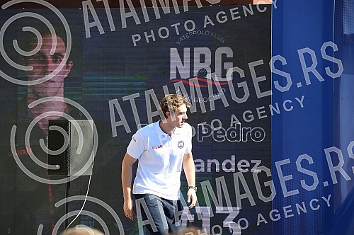 Water polo club Novi Beograd officially opened the new season today at the pool, April 11, with the presentation of all selections and the first team.Vaterpolo klub Novi Beograd je novu sezonu svecano otvorio danas u  na bazenu 11. april predstavlj