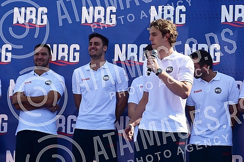 Water polo club Novi Beograd officially opened the new season today at the pool, April 11, with the presentation of all selections and the first team.Vaterpolo klub Novi Beograd je novu sezonu svecano otvorio danas u  na bazenu 11. april predstavlj