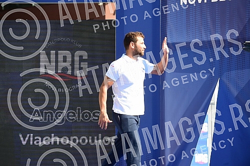 Water polo club Novi Beograd officially opened the new season today at the pool, April 11, with the presentation of all selections and the first team.Vaterpolo klub Novi Beograd je novu sezonu svecano otvorio danas u  na bazenu 11. april predstavlj