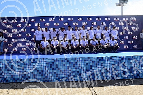 Water polo club Novi Beograd officially opened the new season today at the pool, April 11, with the presentation of all selections and the first team.Vaterpolo klub Novi Beograd je novu sezonu svecano otvorio danas u  na bazenu 11. april predstavlj