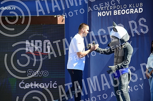 Water polo club Novi Beograd officially opened the new season today at the pool, April 11, with the presentation of all selections and the first team.Vaterpolo klub Novi Beograd je novu sezonu svecano otvorio danas u  na bazenu 11. april predstavlj