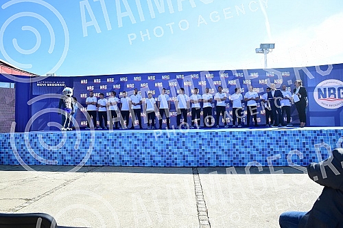 Water polo club Novi Beograd officially opened the new season today at the pool, April 11, with the presentation of all selections and the first team.Vaterpolo klub Novi Beograd je novu sezonu svecano otvorio danas u  na bazenu 11. april predstavlj