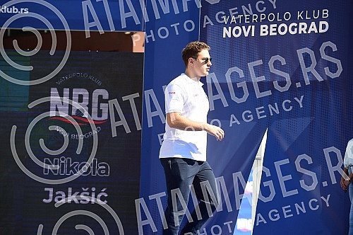 Water polo club Novi Beograd officially opened the new season today at the pool, April 11, with the presentation of all selections and the first team.Vaterpolo klub Novi Beograd je novu sezonu svecano otvorio danas u  na bazenu 11. april predstavlj
