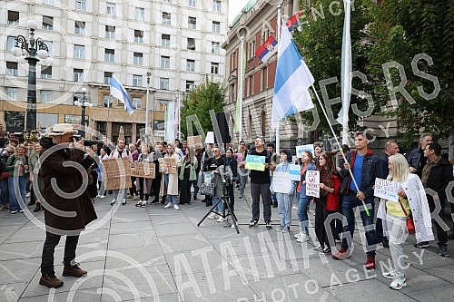 Protest of Russian emigrants against the mobilization that is being carried out in Russia, and at the invitation of the Russian movement 