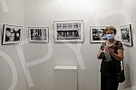 Photographer Goran Sivacki, a member of the editorial board of the MONDO portal, organized an exhibition of his photographs taken during the state of emergency and the coronavirus epidemic at the Singidunum gallery.Fotograf Goran Sivacki, clan reda