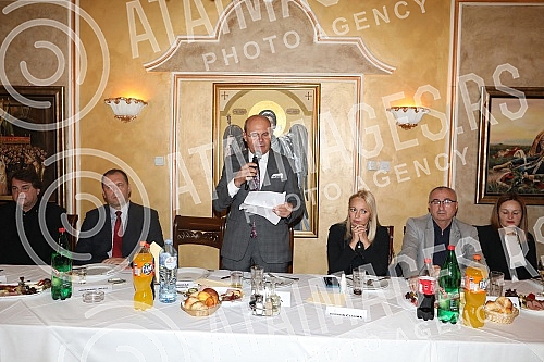 The independent union of pop artists and performers of Serbia marked three decades since the founding of that union in the restaurant 