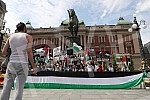 A rally in support of the Palestinian people in Jerusalem was held at the Monument to Prince Mikhail on Republic Square, organized by the Palestinian Diaspora in Serbia. Kod Spomenika knezu Mihailu, na Trg Republike odrzan skup podrske palestinskom
