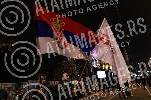 Several organizations and political parties called on citizens to gather in Belgrade's Republic Square, where those arrested and beaten during a peaceful protest and representatives of the organizers involved in the blockade will address those gather