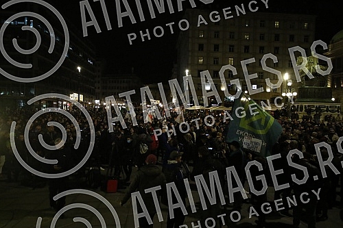 Several organizations and political parties called on citizens to gather in Belgrade's Republic Square, where those arrested and beaten during a peaceful protest and representatives of the organizers involved in the blockade will address those gather