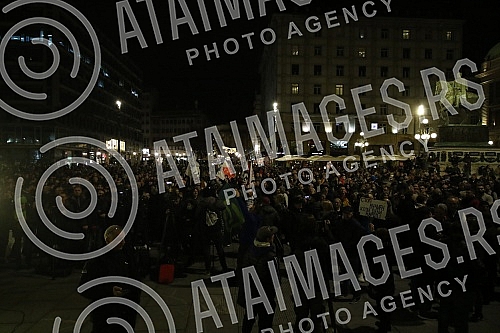 Several organizations and political parties called on citizens to gather in Belgrade's Republic Square, where those arrested and beaten during a peaceful protest and representatives of the organizers involved in the blockade will address those gather