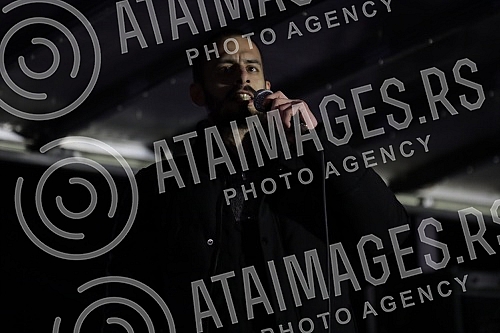 Several organizations and political parties called on citizens to gather in Belgrade's Republic Square, where those arrested and beaten during a peaceful protest and representatives of the organizers involved in the blockade will address those gather