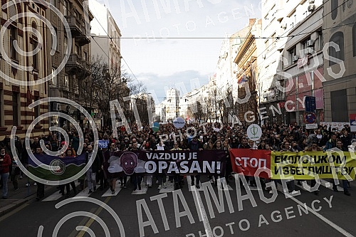 The third protest for safe air of the Eco Guard Association started in Terazije.Treci po redu protest za bezopasni vazduh udruzenja Eko straza poceo je na Terazijama.