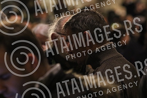 Several organizations and political parties called on citizens to gather in Belgrade's Republic Square, where those arrested and beaten during a peaceful protest and representatives of the organizers involved in the blockade will address those gather