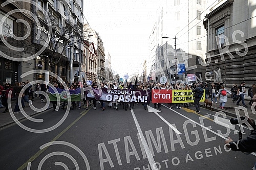 The third protest for safe air of the Eco Guard Association started in Terazije.Treci po redu protest za bezopasni vazduh udruzenja Eko straza poceo je na Terazijama.