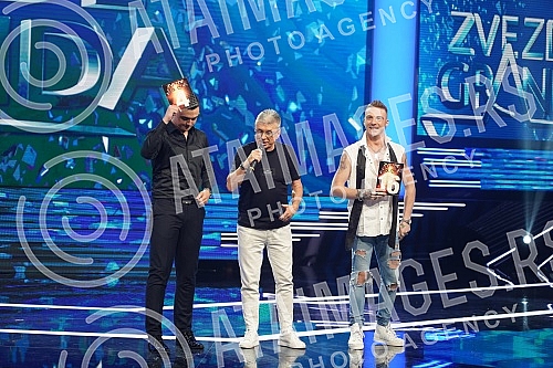 The finals of the 15th season of the Zvezda Granda music competition are being held in the Grand Studio, and 16 candidates are fighting for the award.Finale 15. sezone muzickog takmicenja Zvezde Granda odrzava se u Grand studiju,  a za nagradu se b