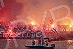 Zvezda's ball on the water - a spectacular celebration of the 32nd title of Serbian champion of fans and football players.Zvezdin bal na vodi - spektakularna proslava 32. titulu sampiona Srbije navijaca i fudbalera.